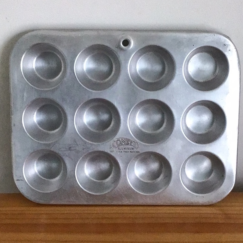 Vintage Comet Aluminum Cupcake mini Pan